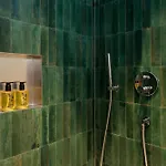 מלון Goldenstern Townhouse 4*