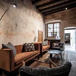 מלון Goldenstern Townhouse 4*