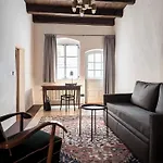 Goldenstern Townhouse מלון 4*