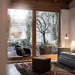 Goldenstern Townhouse 4*