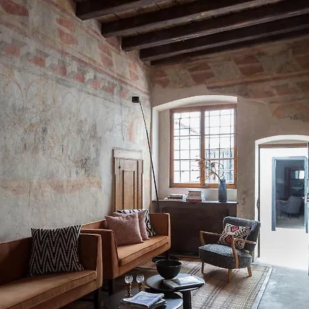 Goldenstern Townhouse