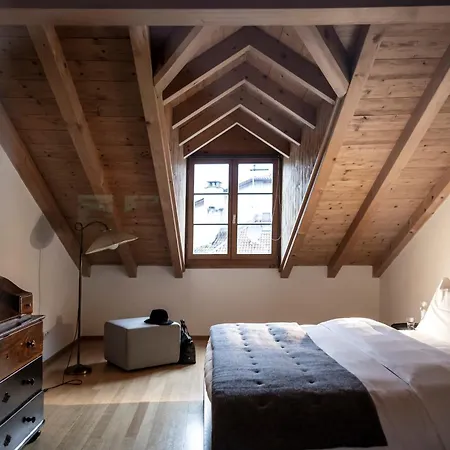 Goldenstern Townhouse 4*