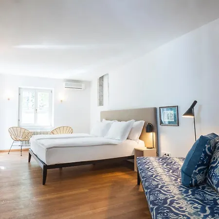 Goldenstern Townhouse
