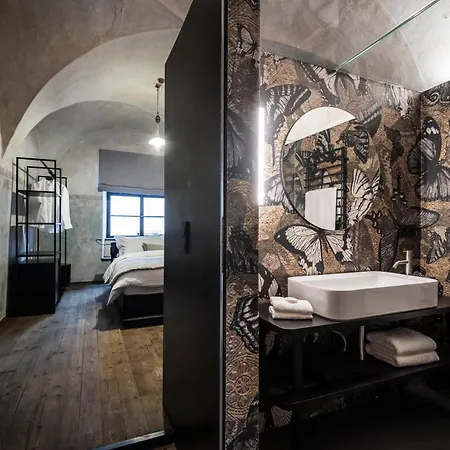 Goldenstern Townhouse Hotel