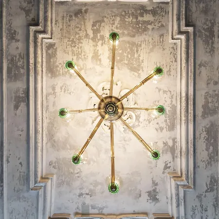 Goldenstern Townhouse ホテル 4*