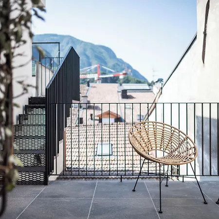 Goldenstern Townhouse ホテル 4*