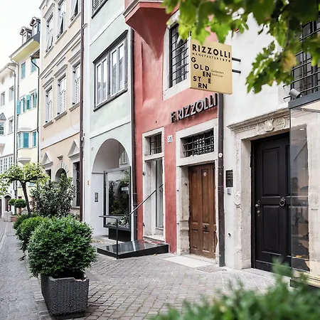 Goldenstern Townhouse ホテル