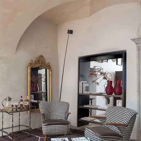 Goldenstern Townhouse ホテル 4*