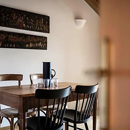 Goldenstern Townhouse 4*