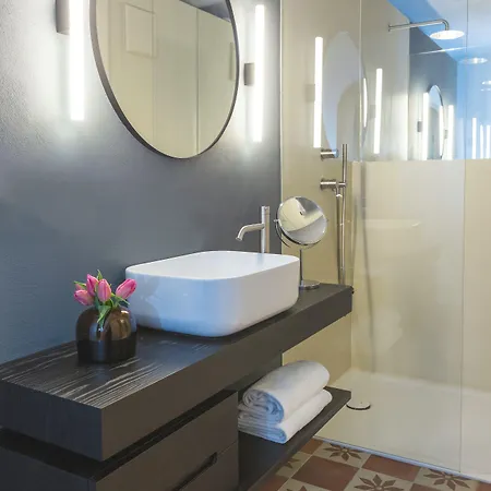 Goldenstern Townhouse 4*