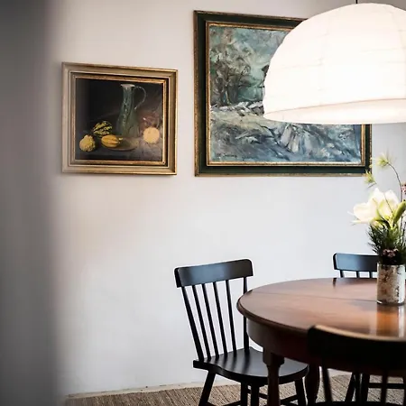 Goldenstern Townhouse 4*