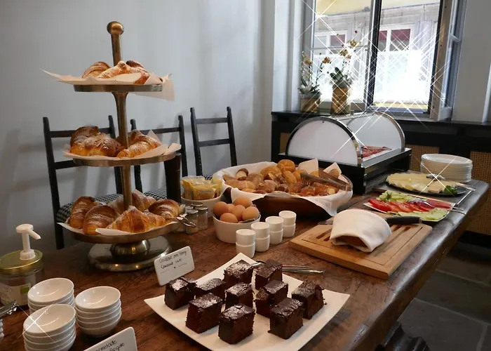 Goldenstern Townhouse 호텔 4*