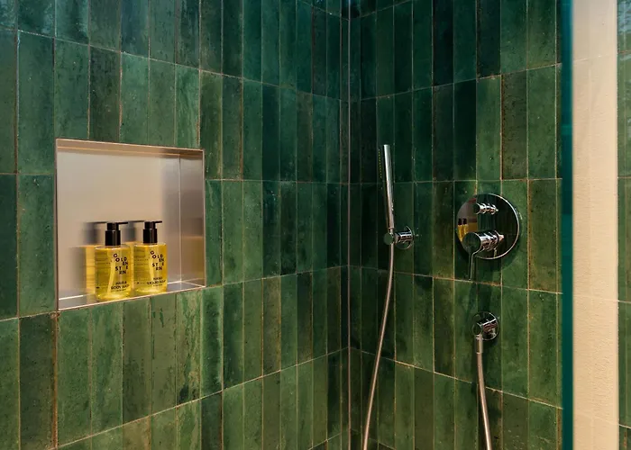 Готель Goldenstern Townhouse 4*